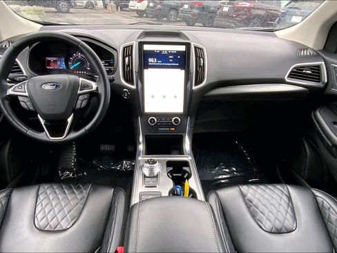 Used 2023 Ford Edge Titanium image 22