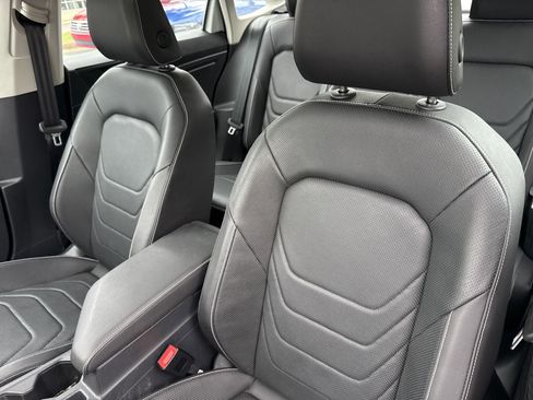 Used 2024 Volkswagen Jetta SEL image 4