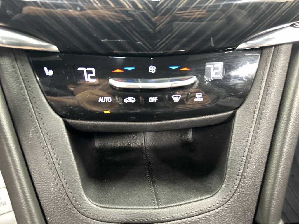 Used 2020 Cadillac XT6 Premium Luxury AWD/4WD image 17