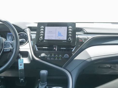 Used 2021 Toyota Camry LE w/ Carpet Mat Package (TMS) FWD image 12