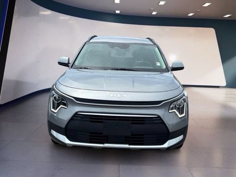 Certified 2023 Kia Niro EX FWD image 8