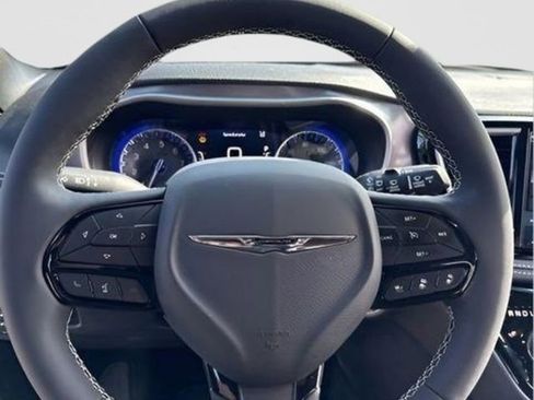 New 2026 Chrysler Pacifica Select w/ S Appearance Package image 15