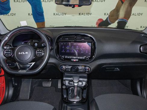 Used 2025 Kia Soul GT-Line image 3