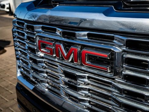 Used 2025 GMC Sierra 3500 Denali w/ Denali Reserve Package image 3