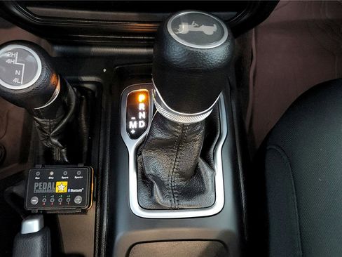 Used 2022 Jeep Wrangler Unlimited Sport image 22