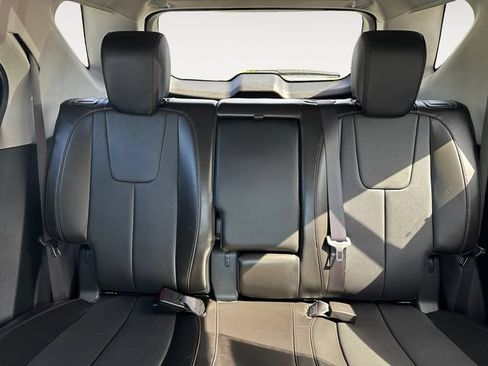 Used 2017 Chevrolet Equinox Premier w/ Enhanced Convenience Package AWD/4WD image 13
