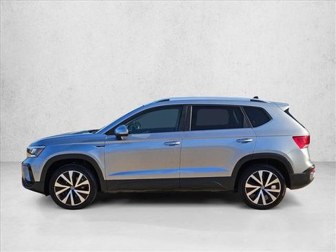 Used 2024 Volkswagen Taos SE FWD image 9