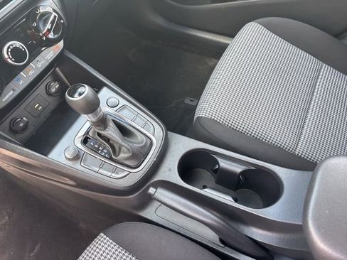 Used 2022 Hyundai Kona SE image 24