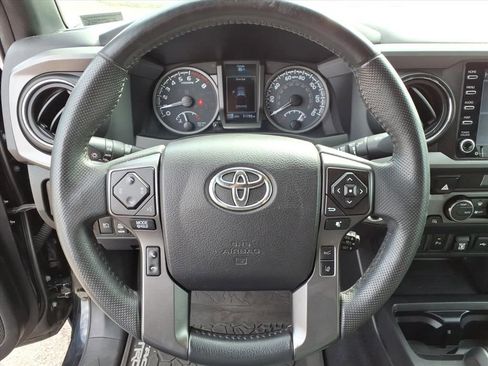 Used 2022 Toyota Tacoma TRD Off-Road w/ Technology Package image 19
