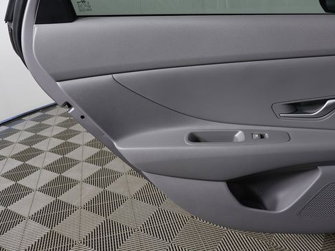 Used 2024 Hyundai Elantra SEL image 21