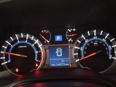 Used 2017 Toyota 4Runner SR5 AWD/4WD image 25