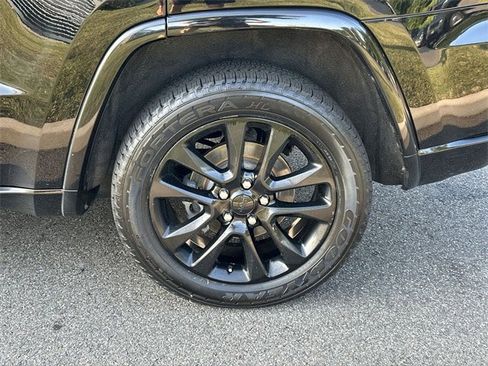 Certified 2020 Jeep Grand Cherokee Altitude image 11