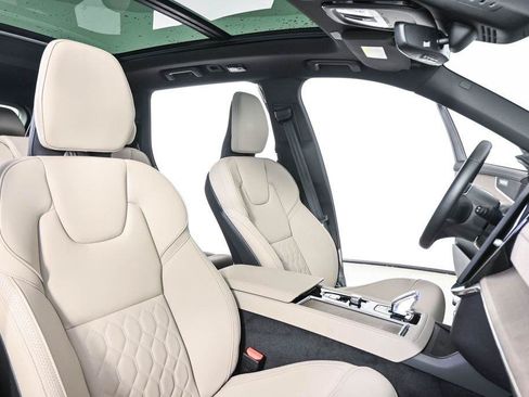 Certified 2025 Volvo XC90 T8 Plus AWD/4WD image 25