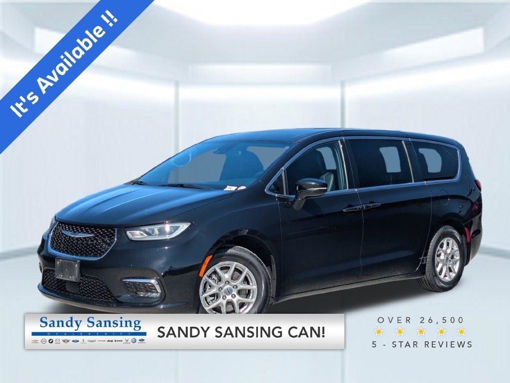 Used 2025 Chrysler Pacifica Select FWD image 1