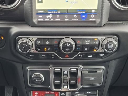 Used 2022 Jeep Wrangler Unlimited Rubicon w/ Xtreme Recon 35" Tire Package image 15