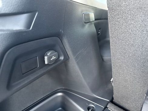 Used 2025 Honda Pilot EX-L image 38