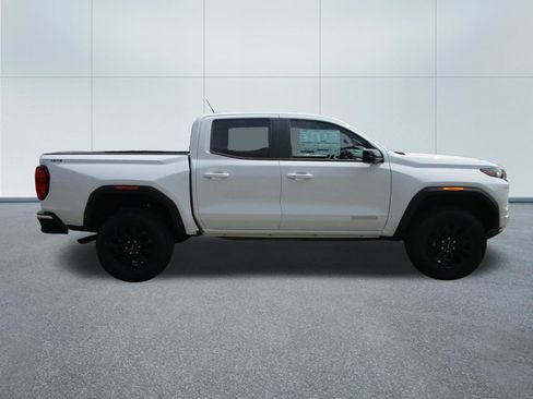 New 2026 GMC Canyon Elevation image 6