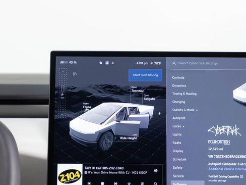 Used 2024 Tesla Cybertruck AWD Crew Cab image 35