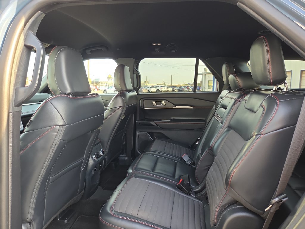 Used 2025 Ford Explorer ST-Line RWD image 13