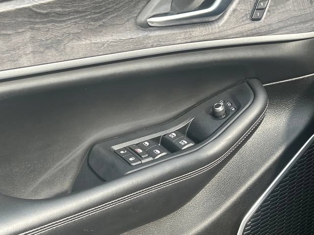 Used 2022 Jeep Grand Cherokee Limited 4xe w/ Luxury Tech Group II AWD/4WD image 19