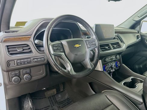 Used 2023 Chevrolet Suburban Premier image 9