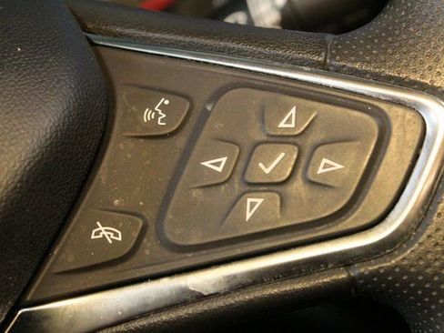 Used 2021 Chevrolet Malibu LT FWD image 21