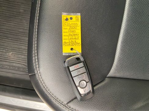 Used 2024 Ford Explorer Limited w/ Equipment Group 301A image 43