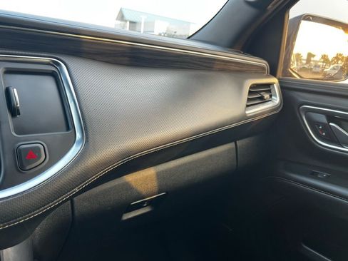 Used 2023 GMC Yukon SLT image 41