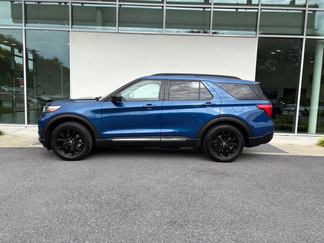 Used 2021 Ford Explorer XLT w/ Equipment Group 202A AWD/4WD image 2