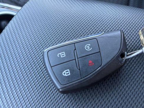 Used 2025 Chevrolet Equinox LT FWD image 21