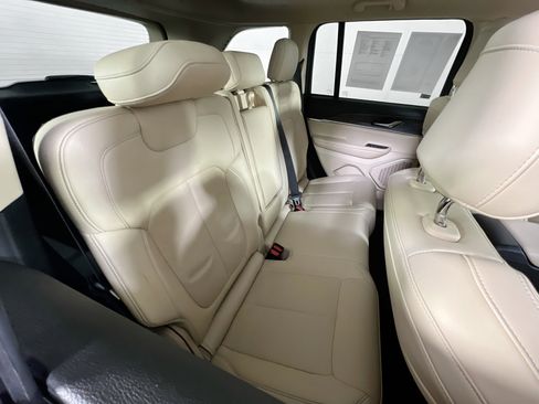 Used 2022 Jeep Grand Cherokee Limited image 26