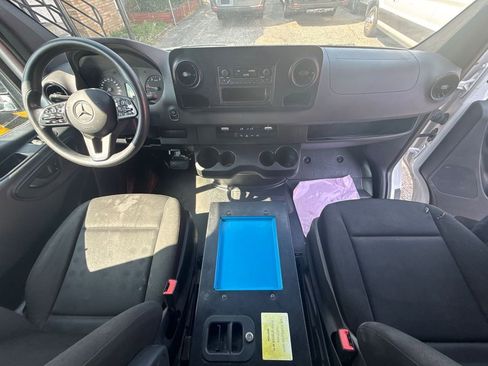 Used 2019 Mercedes-Benz Sprinter 170 image 19