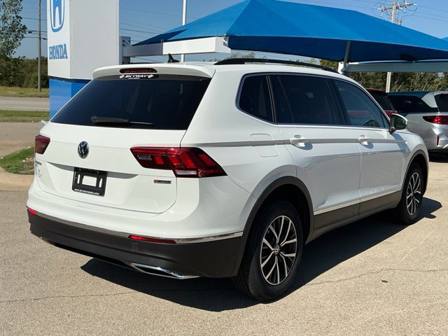 Used 2020 Volkswagen Tiguan SE w/ Panoramic Sunroof Package AWD/4WD image 3