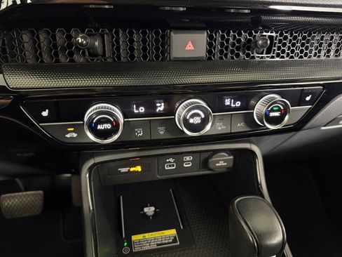 Used 2025 Honda CR-V EX-L image 15