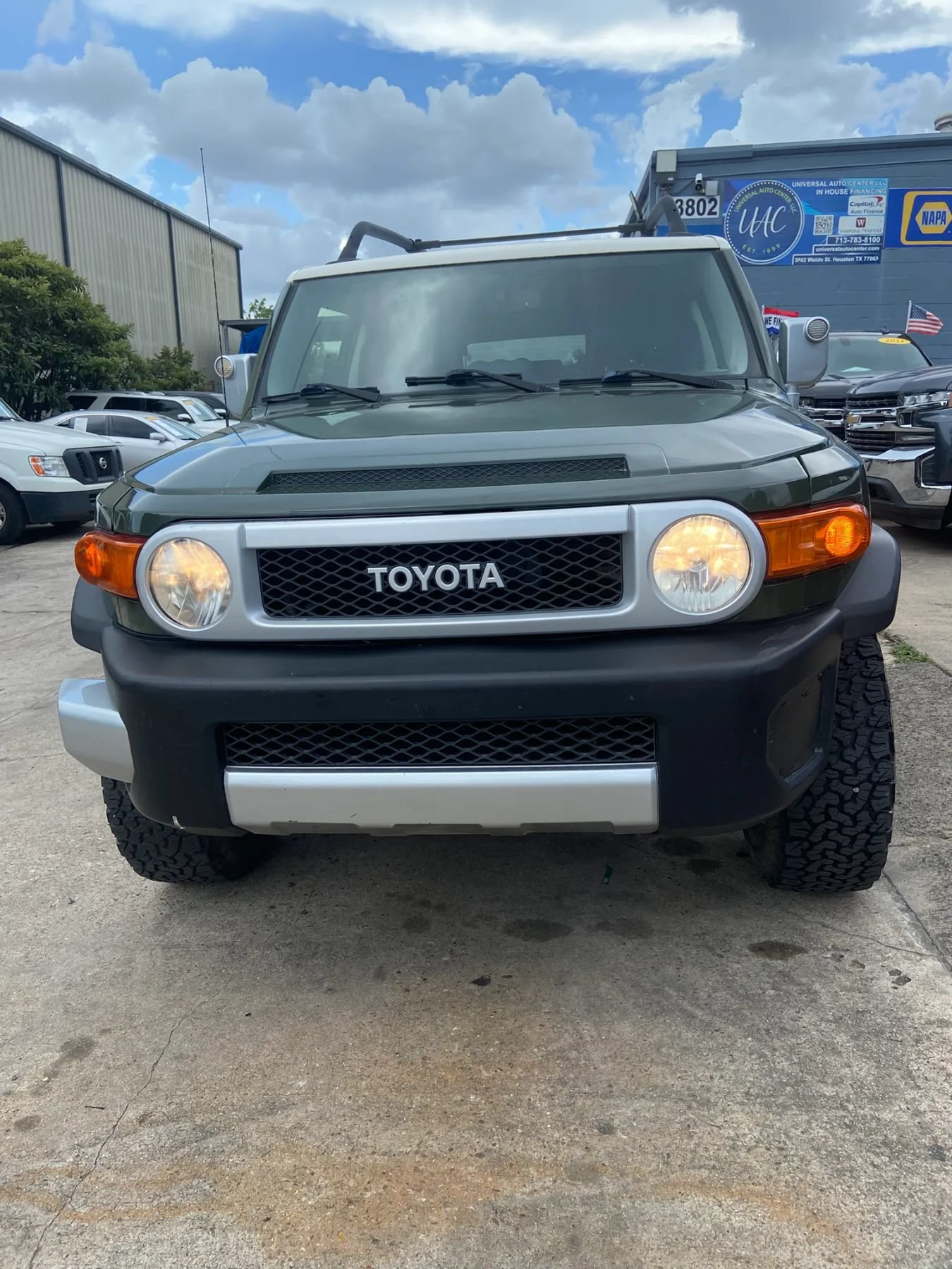 Used 2013 Toyota FJ Cruiser 4WD w/ Upgrade Pkg image 2