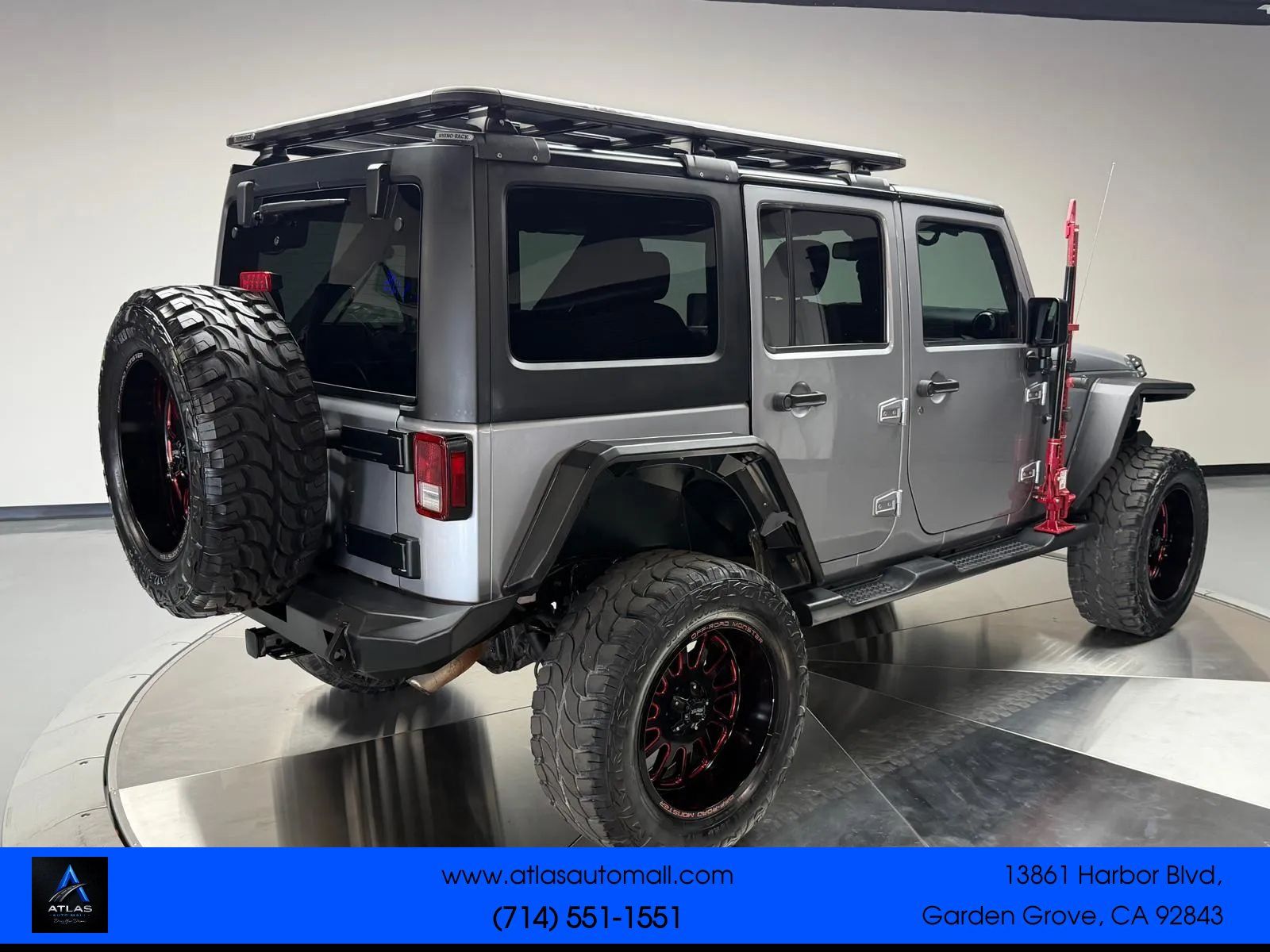 Used 2018 Jeep Wrangler Unlimited Sahara AWD/4WD image 2