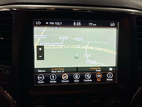 Used 2018 Jeep Grand Cherokee Altitude AWD/4WD image 14