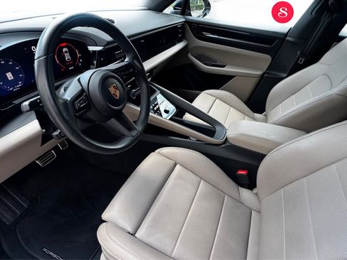 Used 2025 Porsche Macan 4S Electric AWD/4WD image 19