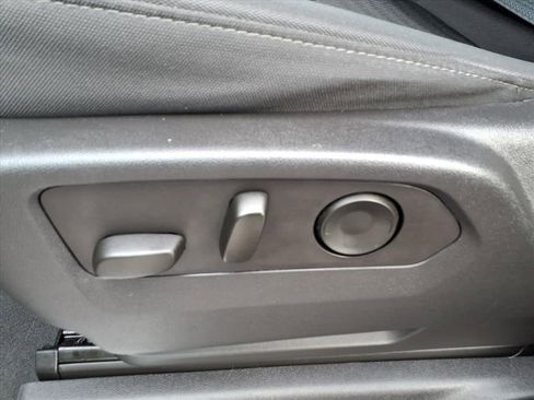 Used 2023 Chevrolet Silverado 1500 LT image 15