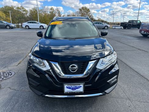 Used 2018 Nissan Rogue SV image 8