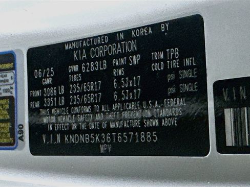 Used 2026 Kia Carnival FWD image 12