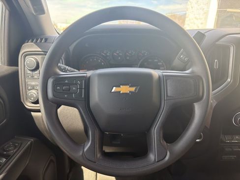 Used 2024 Chevrolet Silverado 1500 Custom image 9