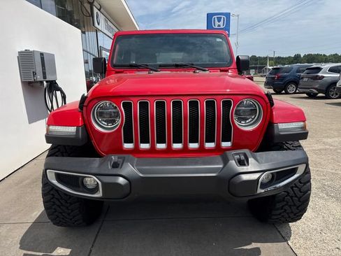 Used 2022 Jeep Wrangler Unlimited Sahara w/ LED Lighting Group AWD/4WD image 7
