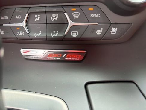 Used 2015 Chevrolet Corvette Z06 w/ 3LZ Preferred Equipment Group RWD image 10