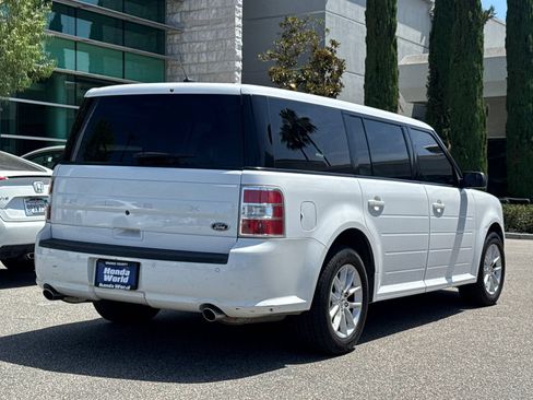 Used 2018 Ford Flex SE FWD image 5