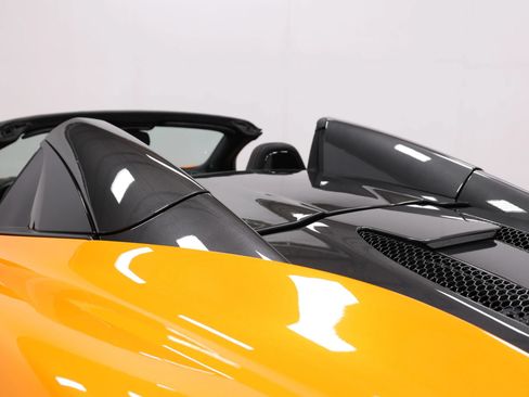 Used 2019 McLaren 570S Spider RWD image 65