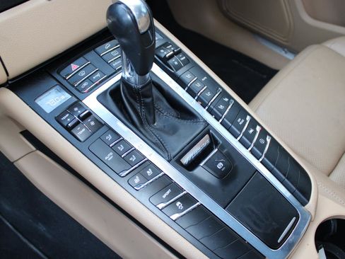 Used 2017 Porsche Macan S image 14