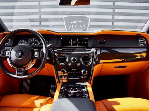 Used 2024 Rolls-Royce Cullinan Black Badge image 58