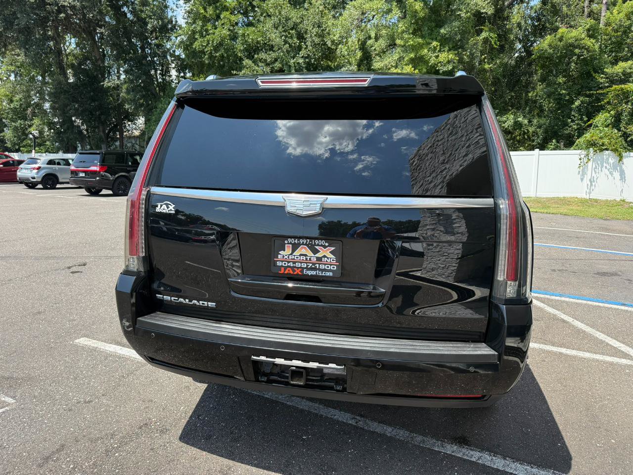 Used 2017 Cadillac Escalade 2WD image 4