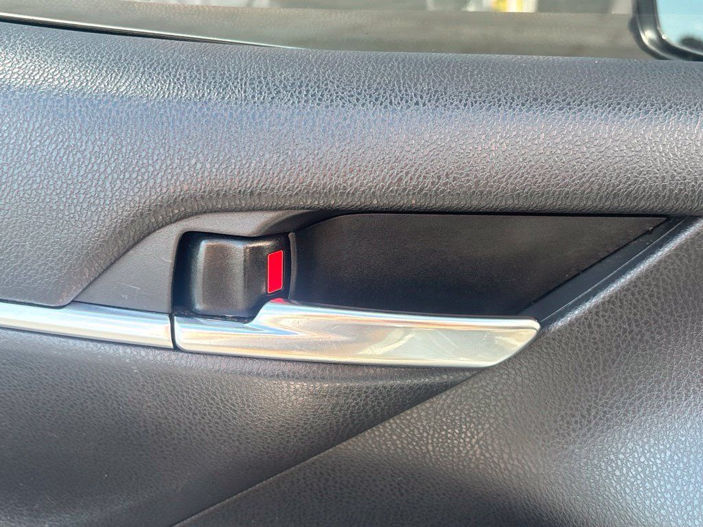 Used 2022 Toyota Camry LE FWD image 8